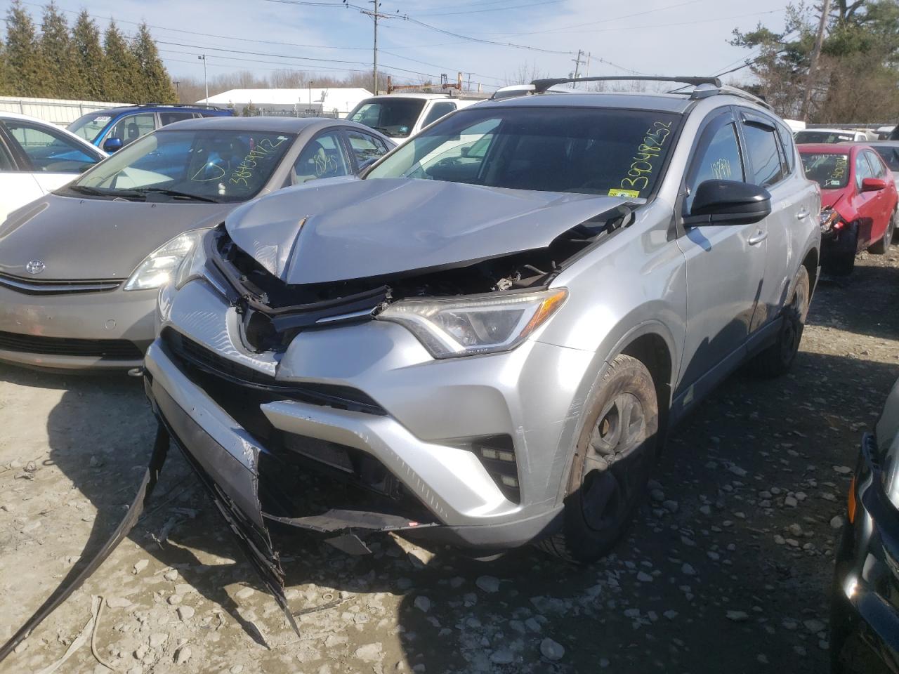 Photo 2 from auction – 2016 TOYOTA RAV4 LE with VIN 2T3BFREVXGW451118