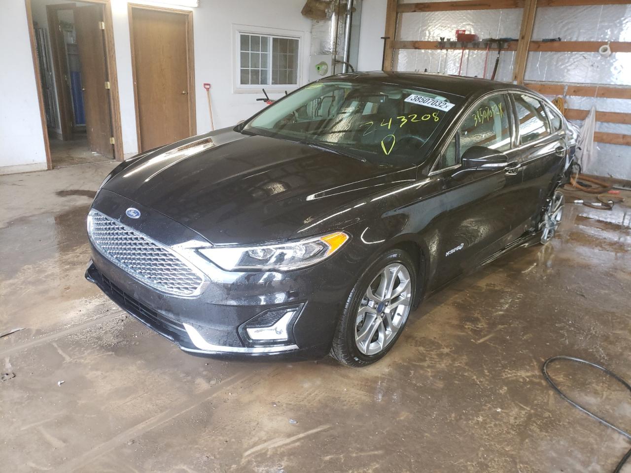 Photo 2 from auction – 2019 FORD FUSION TIT with VIN 3FA6P0RU3KR243208