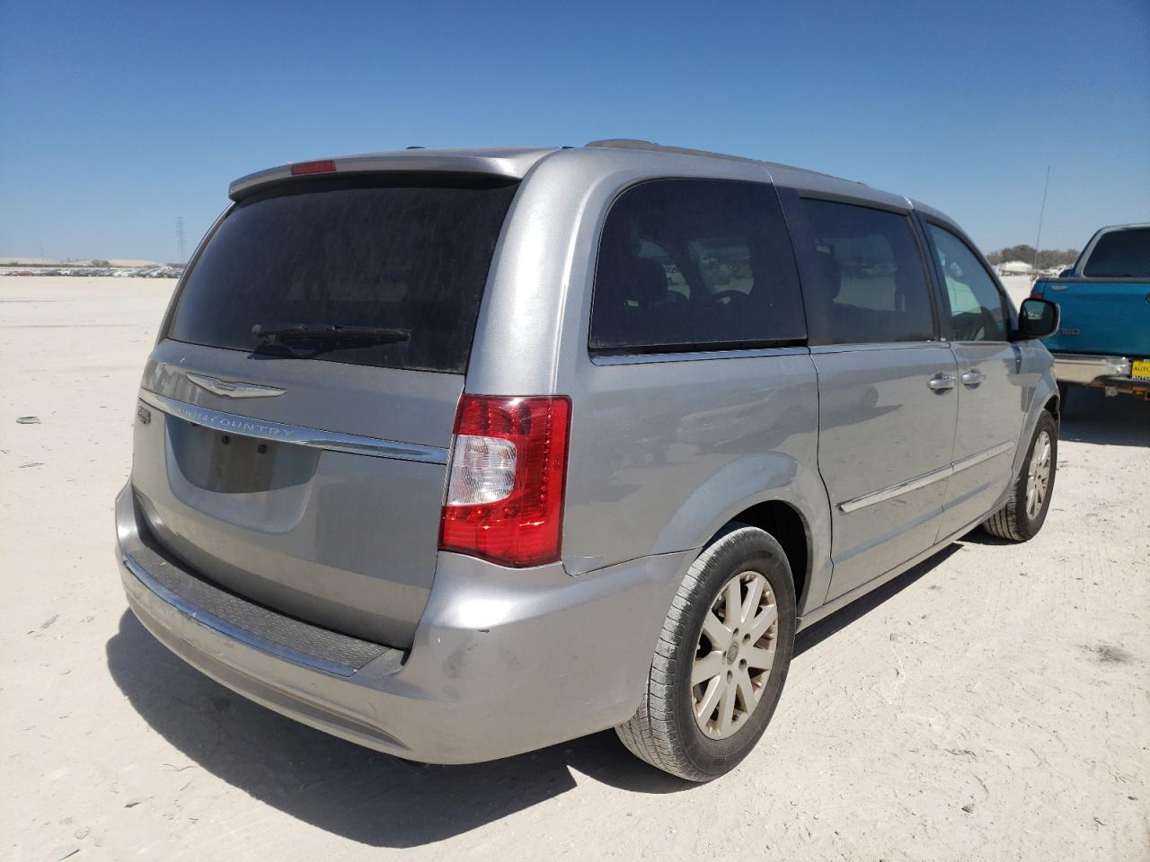 Photo 4 from auction – 2014 CHRYSLER TOWN & COU with VIN 2C4RC1BG3ER272067