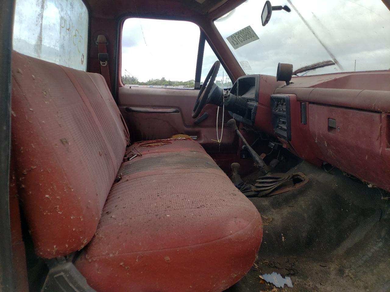 Photo 5 from auction – 1987 FORD F350 with VIN 1FTHF36L4HNA91129
