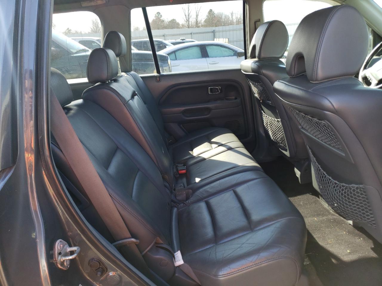 Photo 6 from auction – 2003 HONDA PILOT EXL with VIN 2HKYF18633H571974