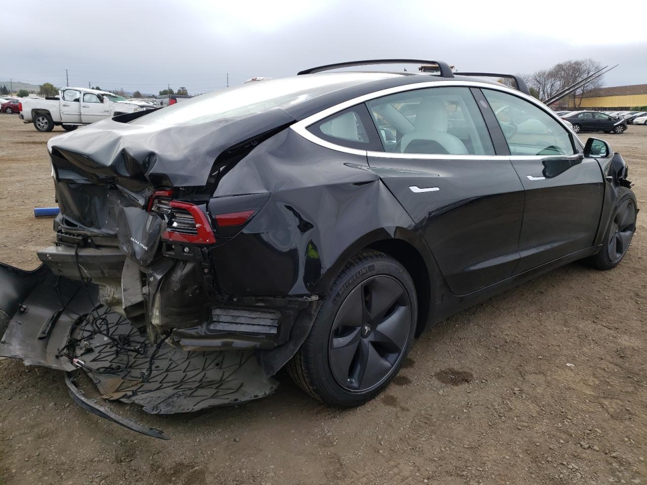 Photo 4 from auction – 2018 TESLA MODEL 3 with VIN 5YJ3E1EB3JF170533