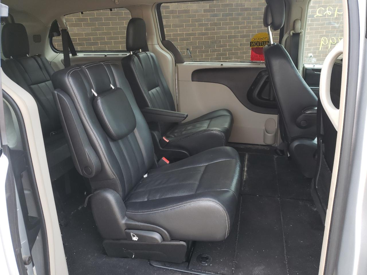 Photo 6 from auction – 2012 CHRYSLER TOWN & COU with VIN 2C4RC1CG0CR368783