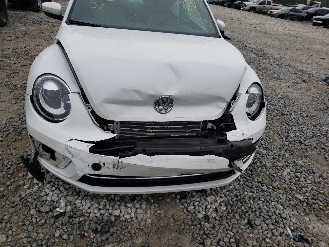 Photo 9 from auction – 2018 VOLKSWAGEN BEETLE S with VIN 3VWFD7AT5JM705386