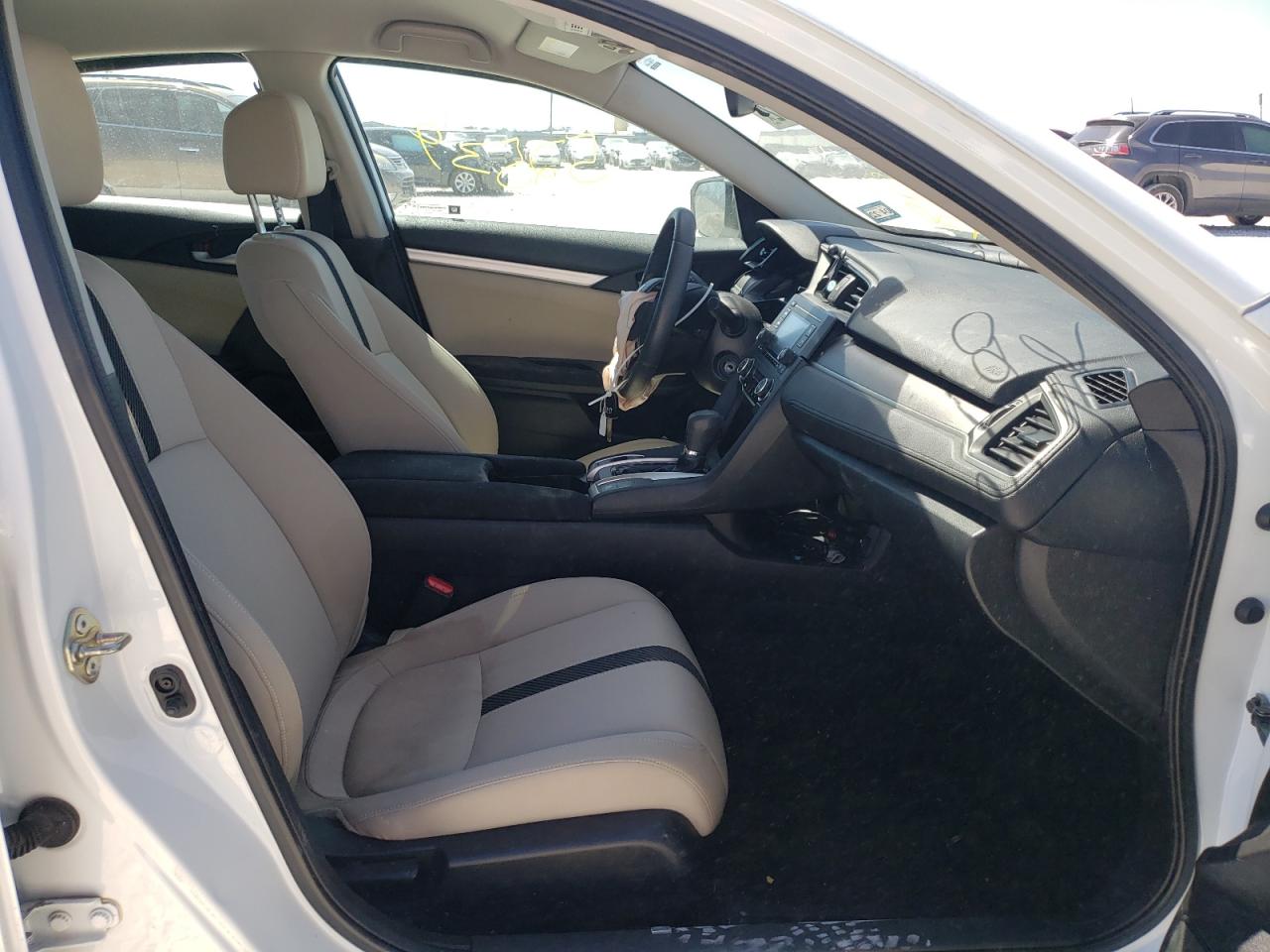 Photo 5 from auction – 2017 HONDA CIVIC LX with VIN 19XFC2F57HE005120