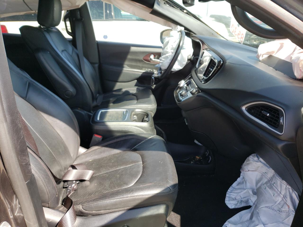 Photo 5 from auction – 2020 CHRYSLER PACIFICA T with VIN 2C4RC1EG0LR142434