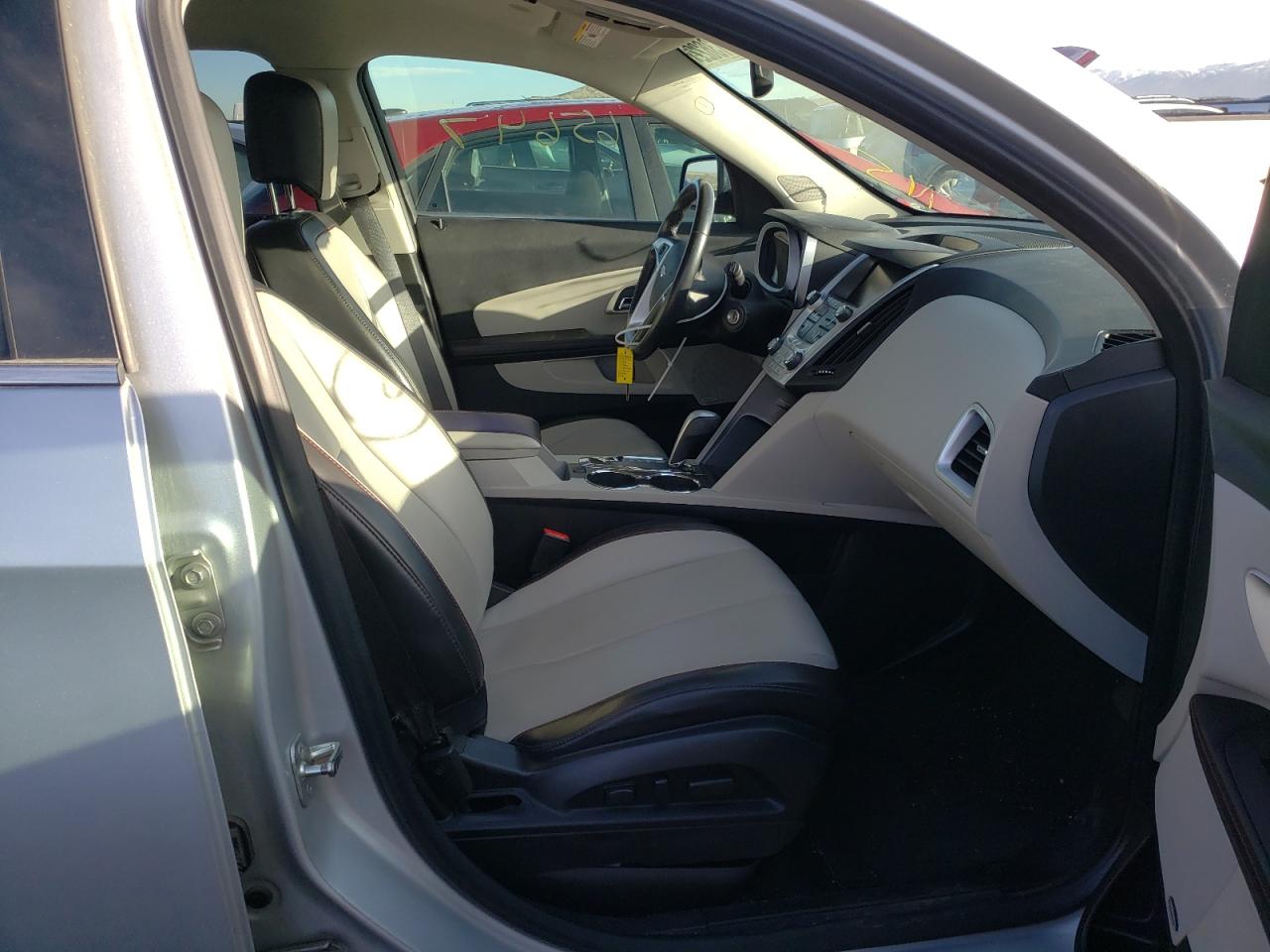 Photo 5 from auction – 2015 CHEVROLET EQUINOX LT with VIN 1GNFLHEK3FZ129260