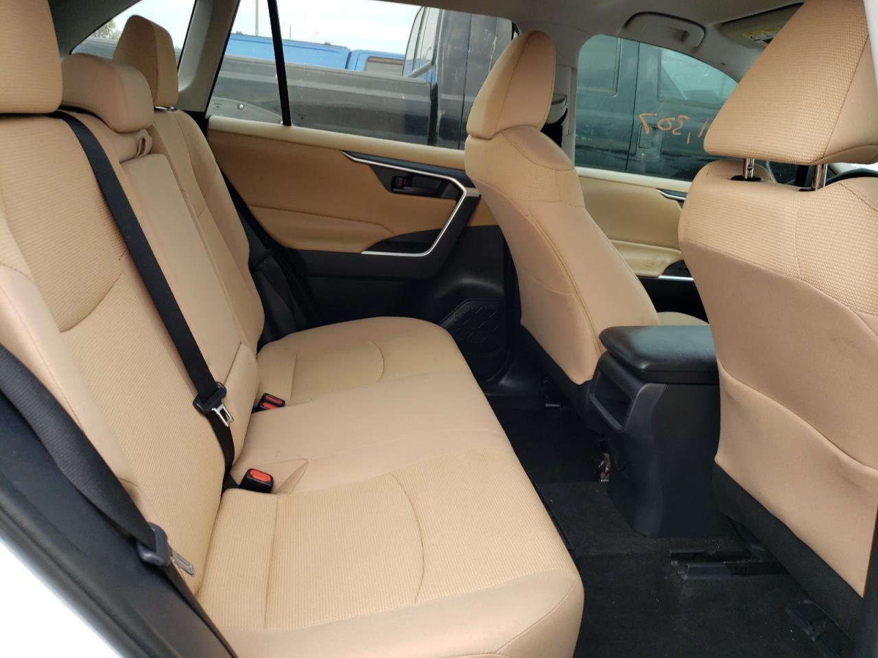 Photo 6 from auction – 2019 TOYOTA RAV4 LE with VIN 2T3H1RFV3KW050607