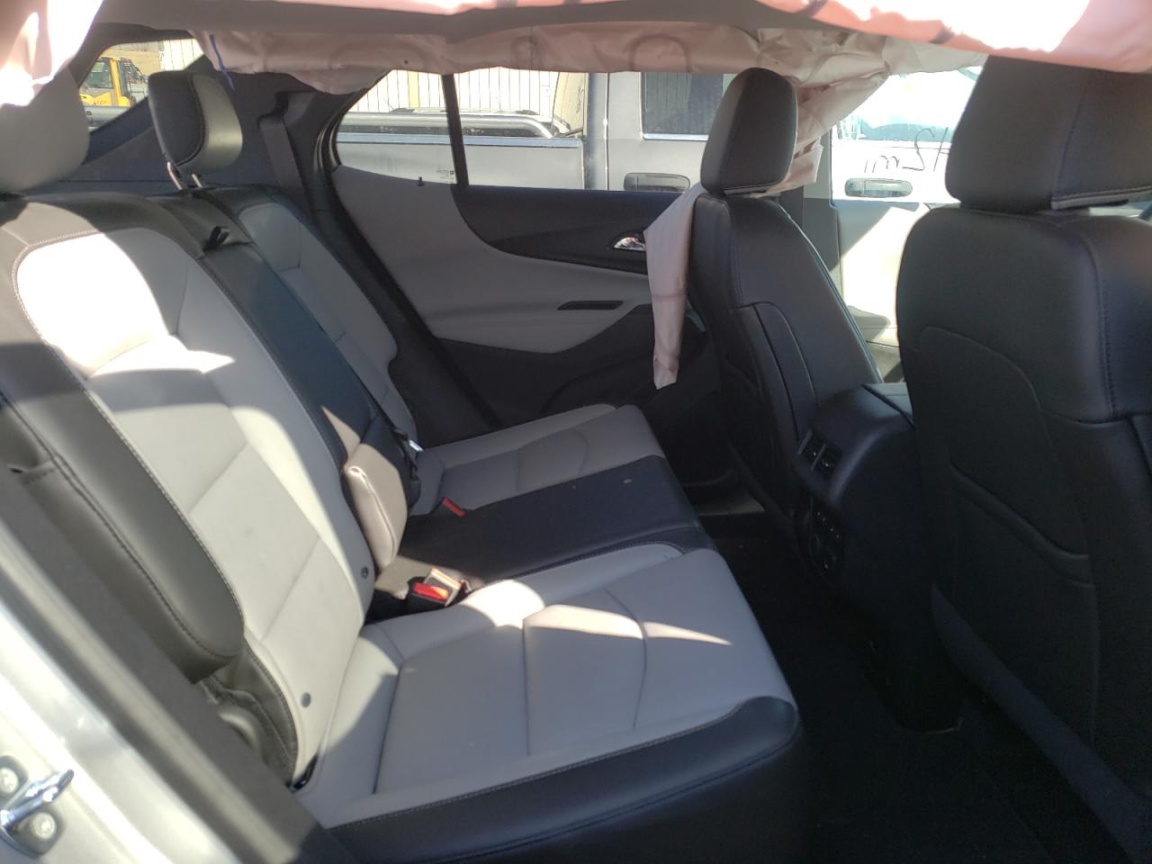 Photo 6 from auction – 2018 CHEVROLET EQUINOX PR with VIN 2GNAXVEV5J6162997