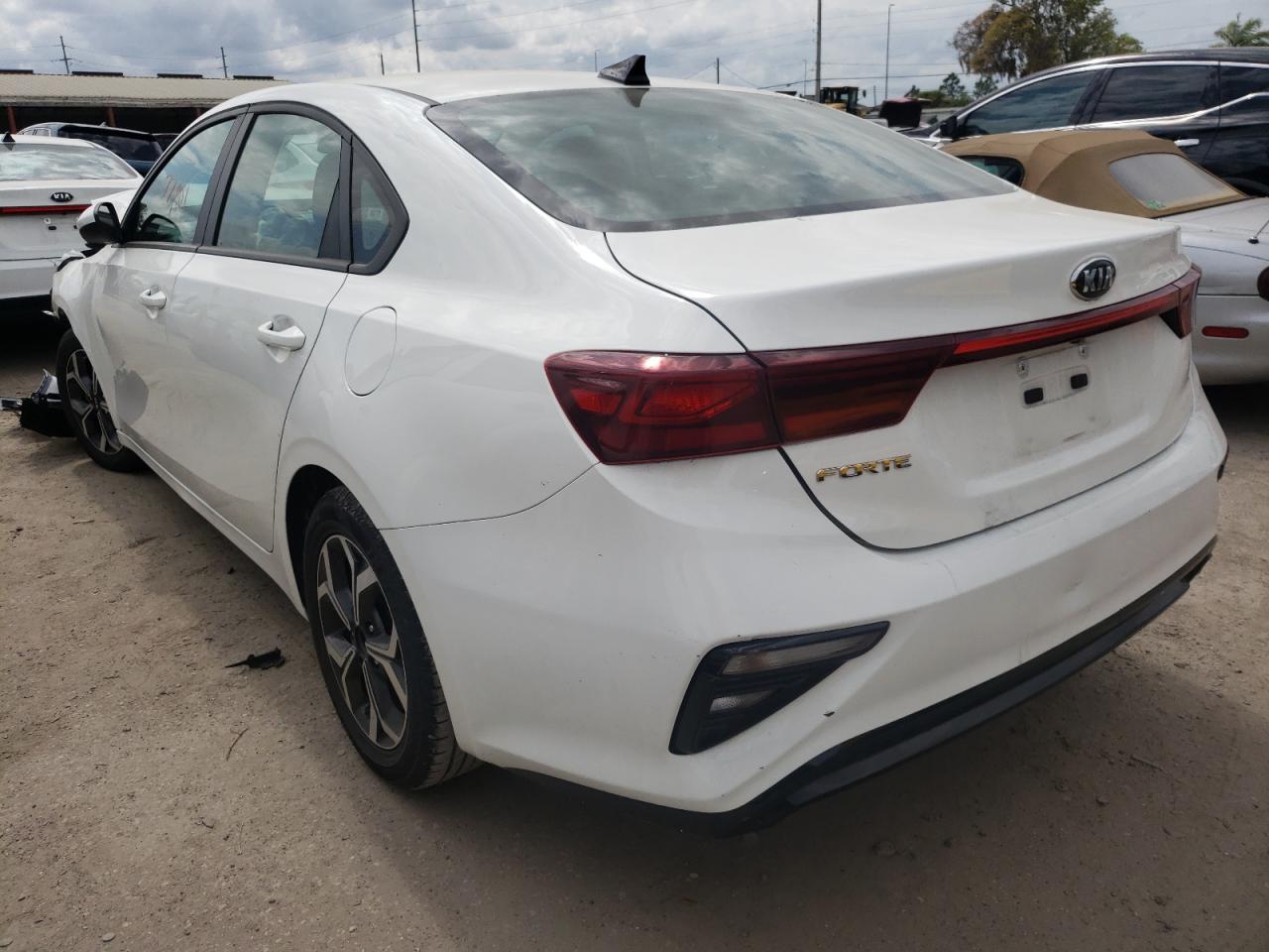 Photo 3 from auction – 2019 KIA FORTE FE with VIN 3KPF24AD2KE105727