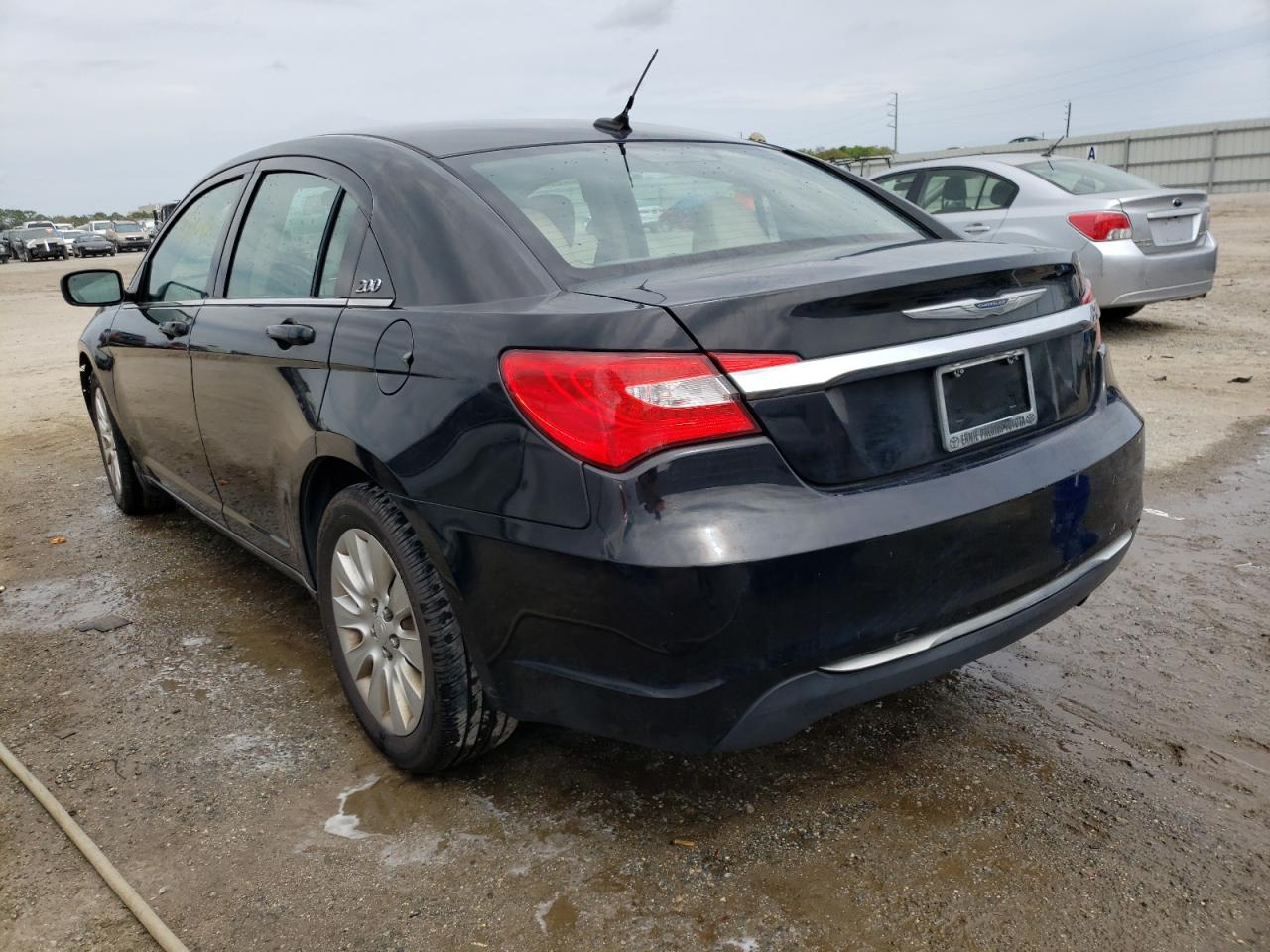 Photo 3 from auction – 2014 CHRYSLER 200 LX with VIN 1C3CCBAB4EN142267
