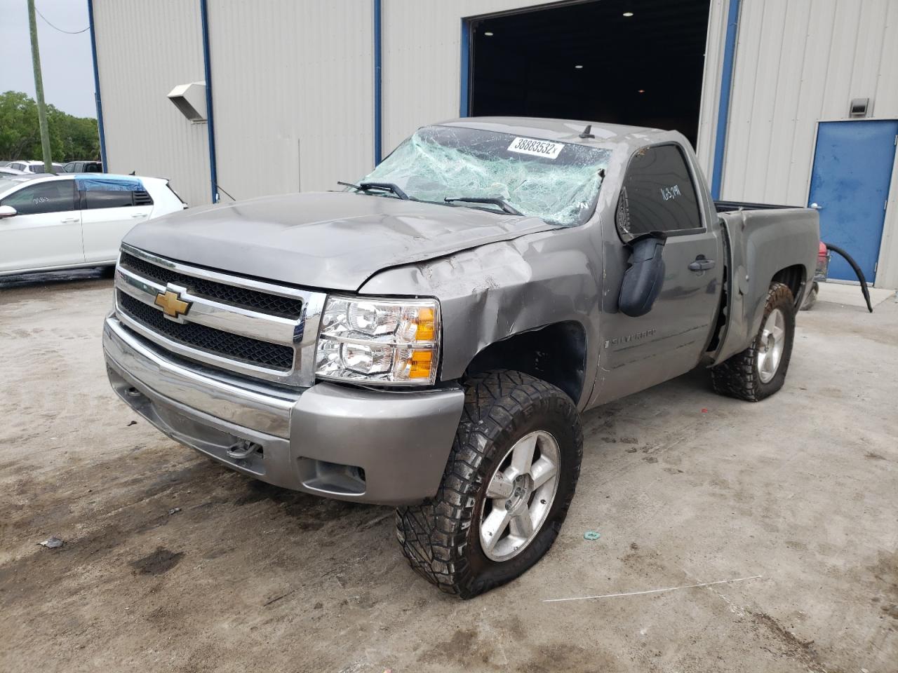 Photo 2 from auction – 2007 CHEVROLET SILVERADO with VIN 1GCEC14C87Z546493