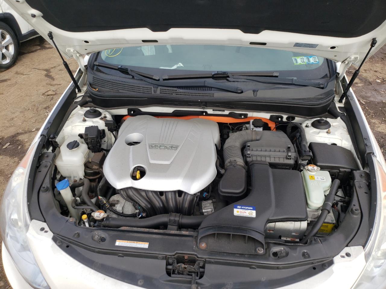 Photo 7 from auction – 2012 HYUNDAI SONATA HYB with VIN KMHEC4A49CA034518