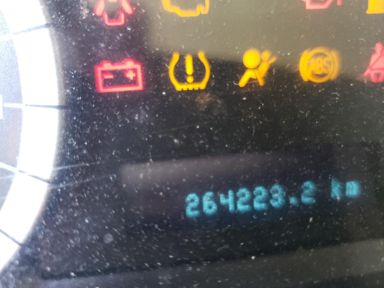Photo 8 from auction – 2010 FORD ESCAPE LIM with VIN 1FMCU9EG6AKC03228