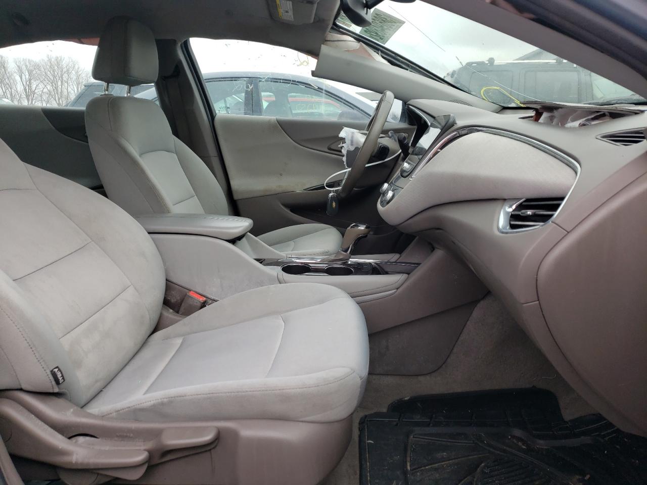 Photo 5 from auction – 2017 CHEVROLET MALIBU LT with VIN 1G1ZE5ST6HF158518
