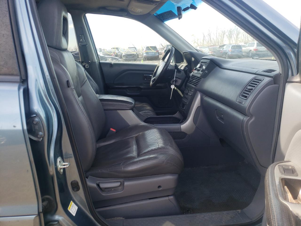Photo 5 from auction – 2005 HONDA PILOT EXL with VIN 5FNYF18565B039482