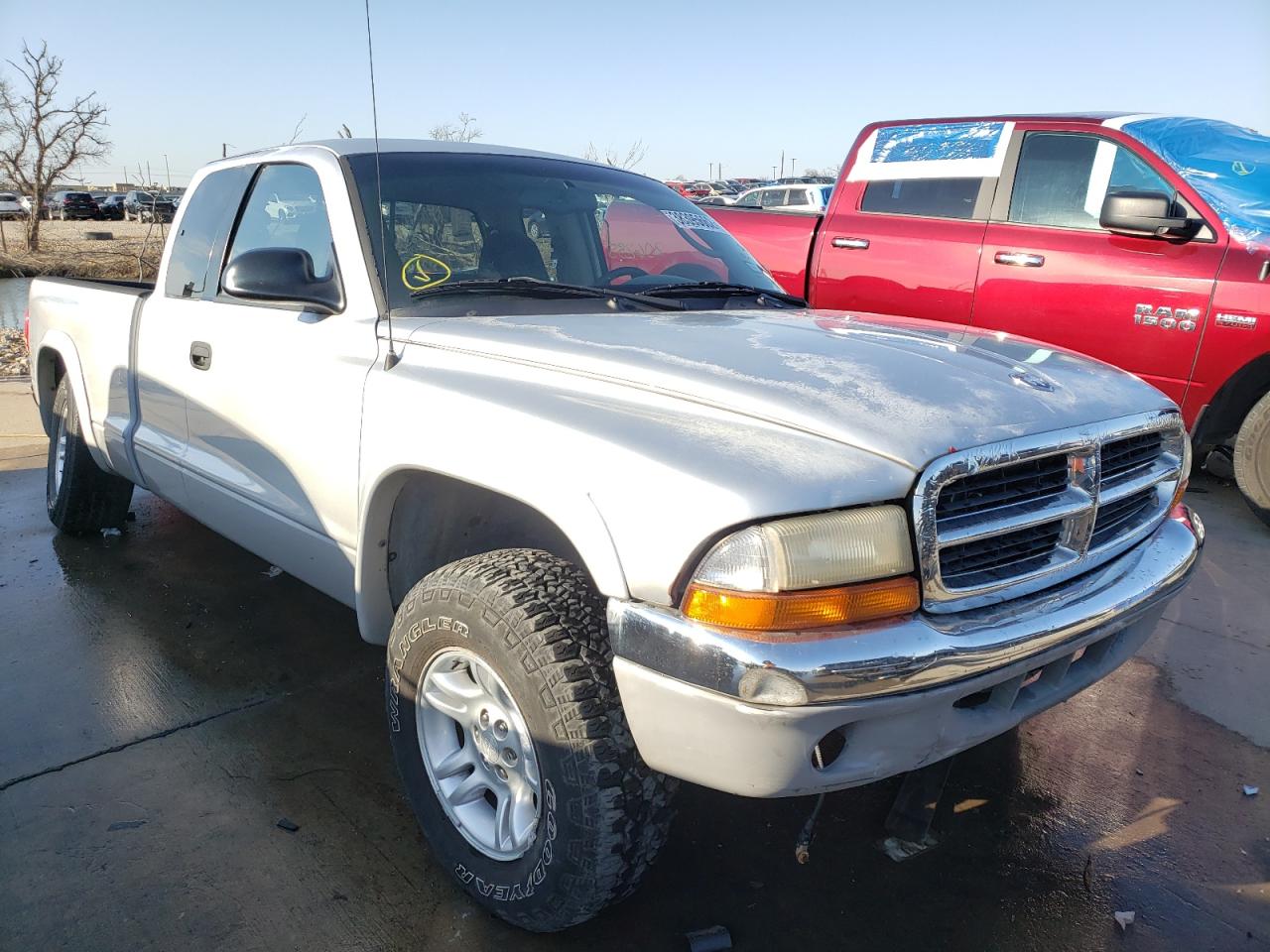 DODGE DAKOTA 2001 with VIN 1B7GG22N41S127256 - Photo from auction