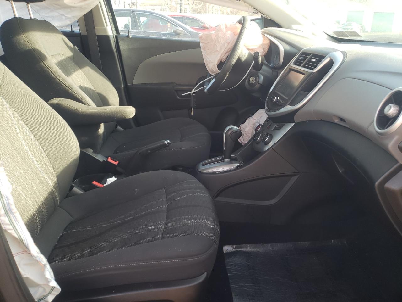 Photo 5 from auction – 2017 CHEVROLET SONIC LT with VIN 1G1JD5SG6H4126523