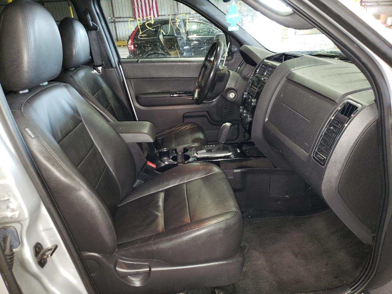 Photo 5 from auction – 2011 FORD ESCAPE with VIN 1FMCU9EG9BKB83395
