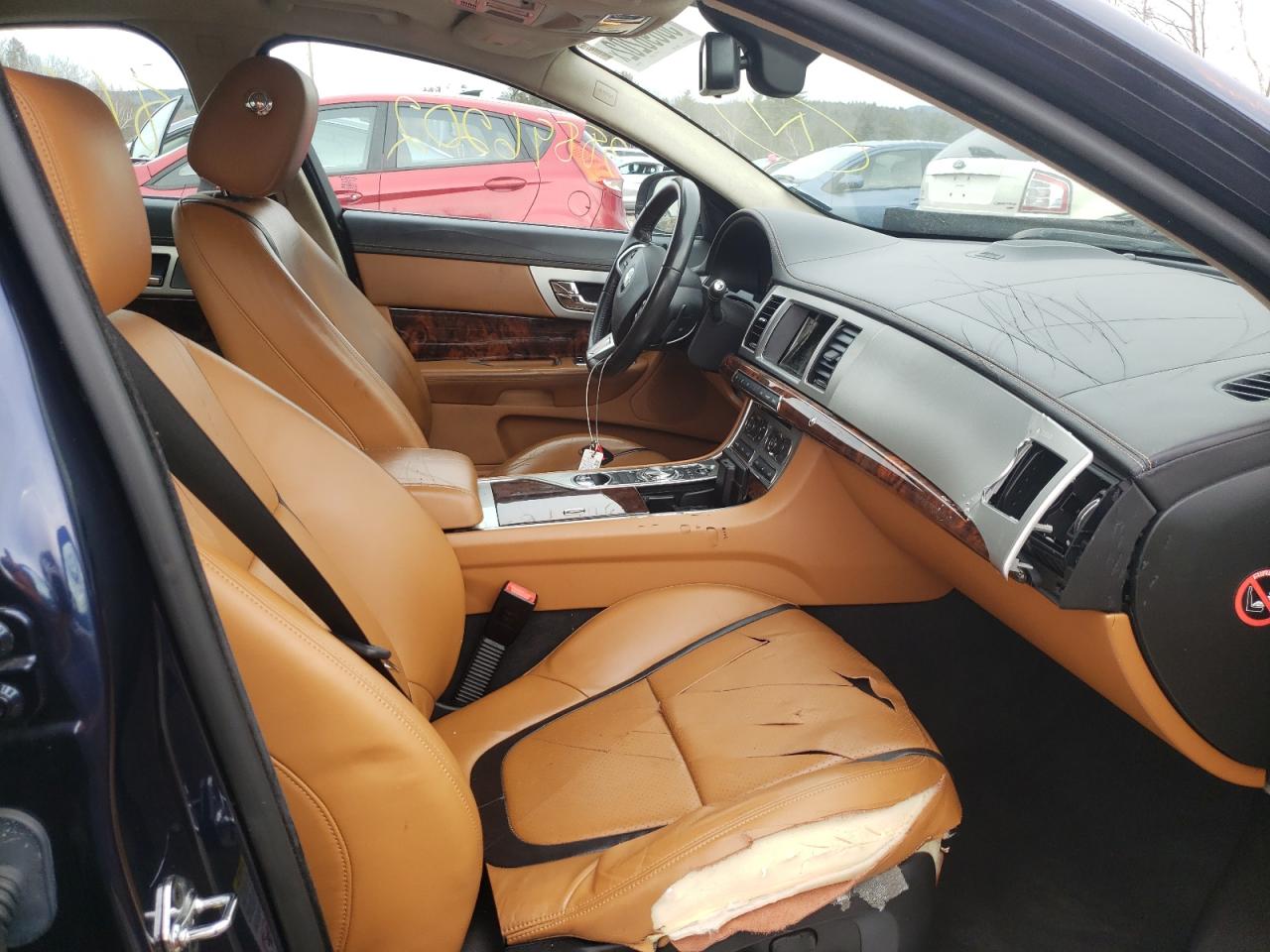 Photo 5 from auction – 2015 JAGUAR XF 3.0 SPO with VIN SAJWJ0FF3F8U88648