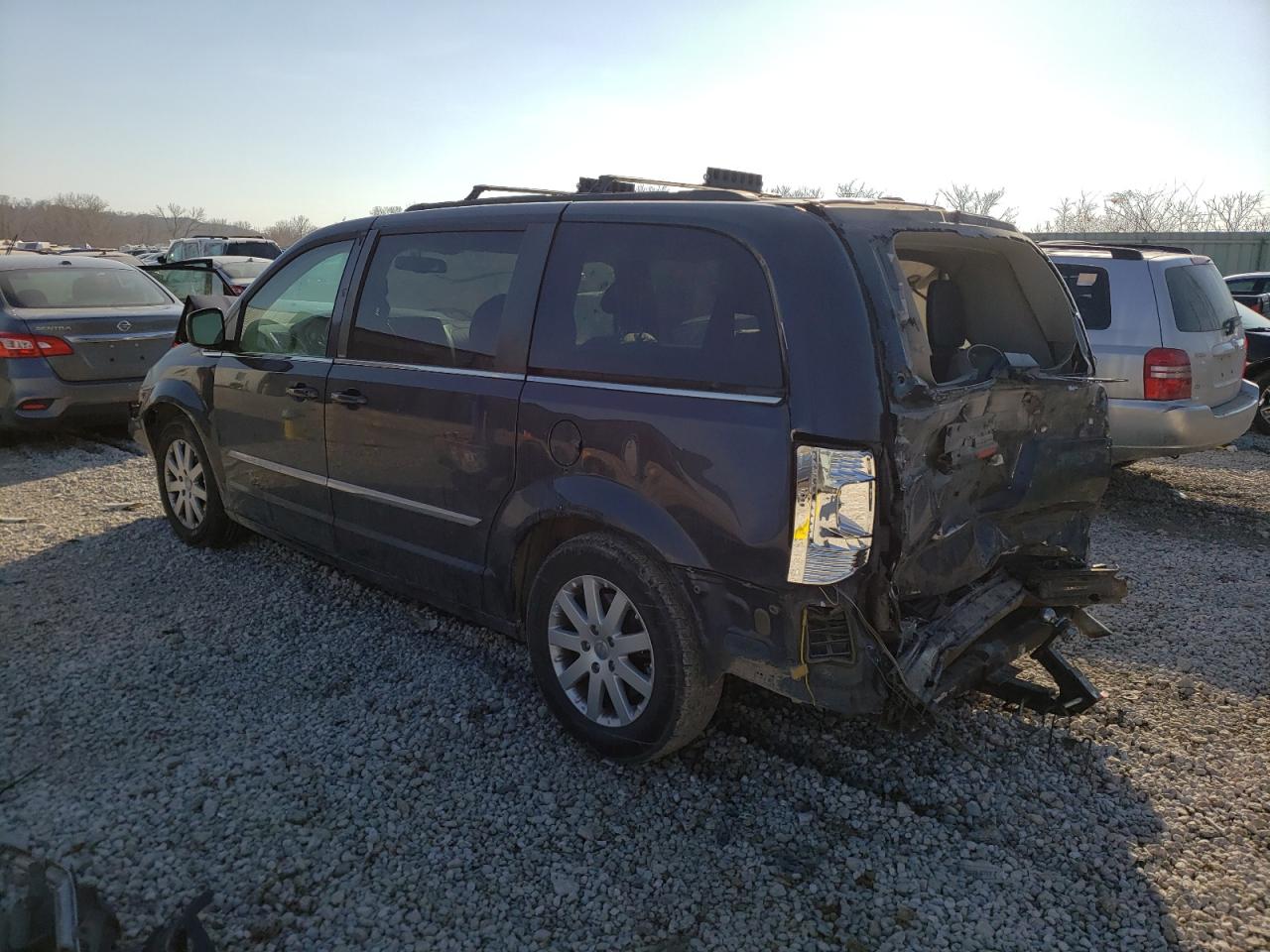 Photo 3 from auction – 2014 CHRYSLER TOWN & COU with VIN 2C4RC1BG0ER125611