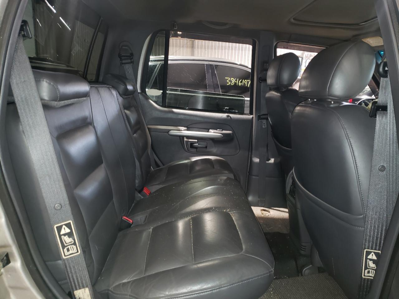 Photo 6 from auction – 2002 FORD EXPLORER S with VIN 1FMZU77E92UC99324
