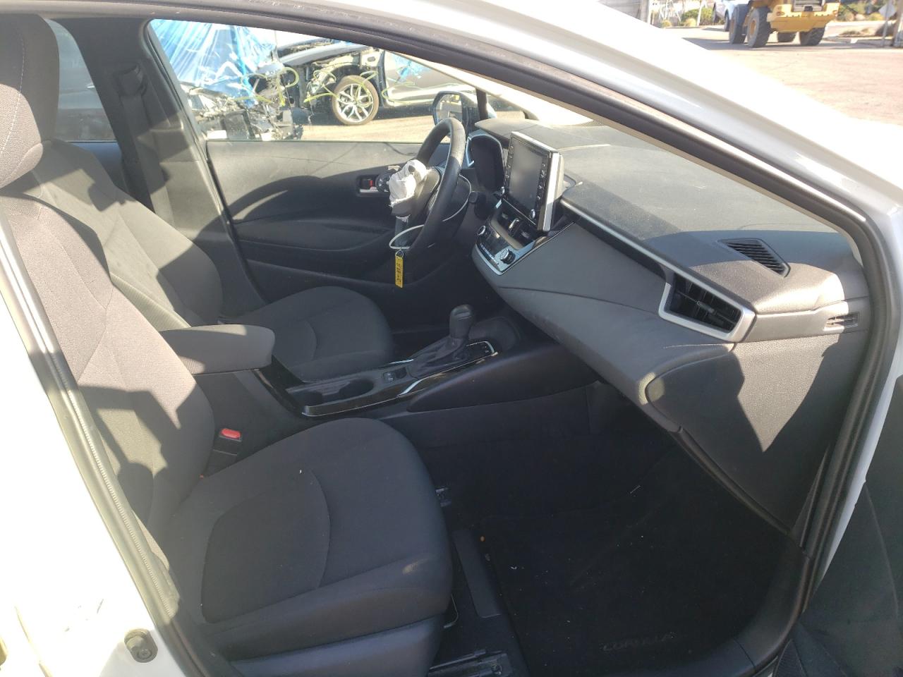 Photo 5 from auction – 2021 TOYOTA COROLLA LE with VIN JTDEAMDE5MJ009325
