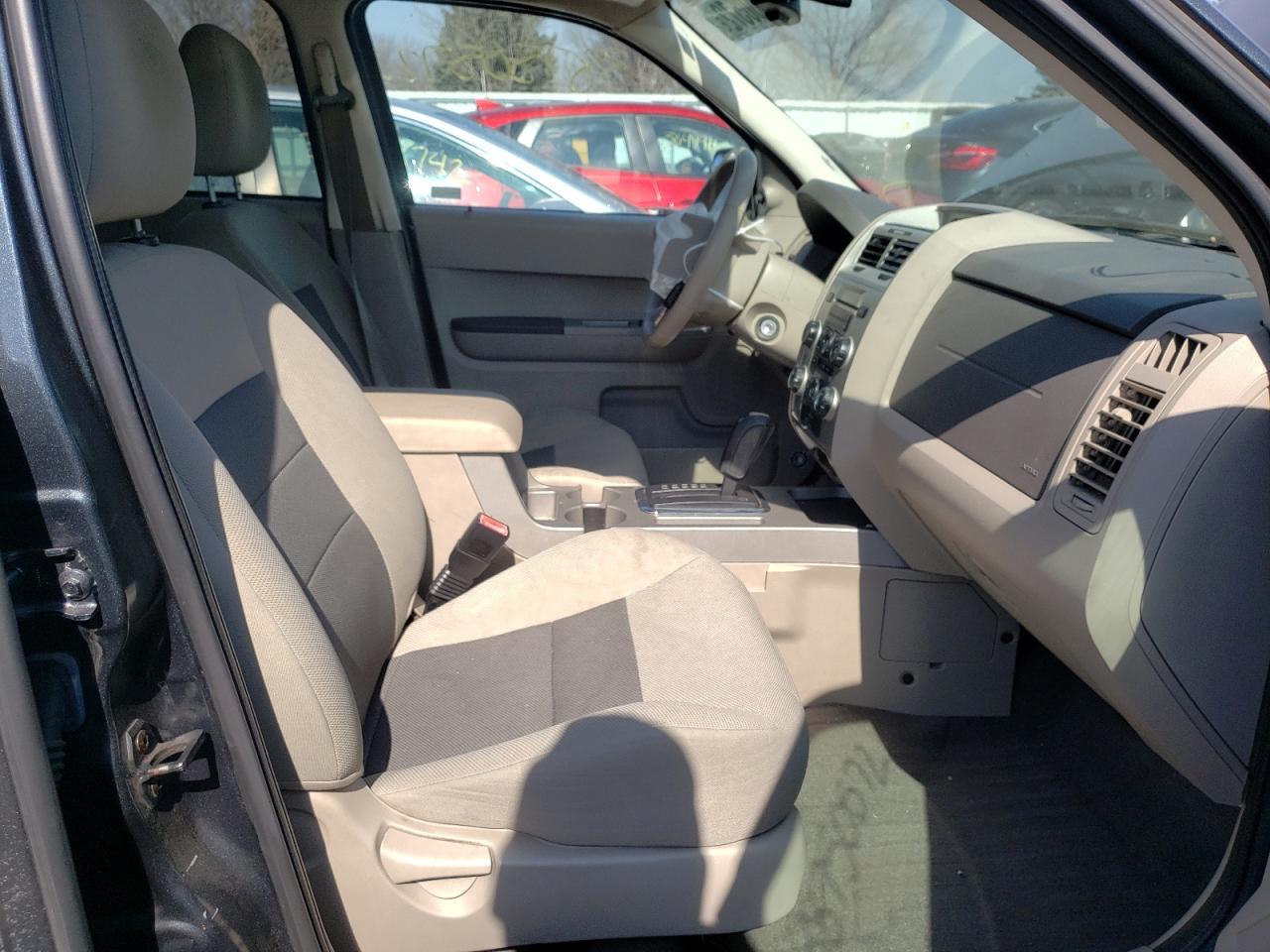 Photo 5 from auction – 2008 FORD ESCAPE XLT with VIN 1FMCU931X8KA05826