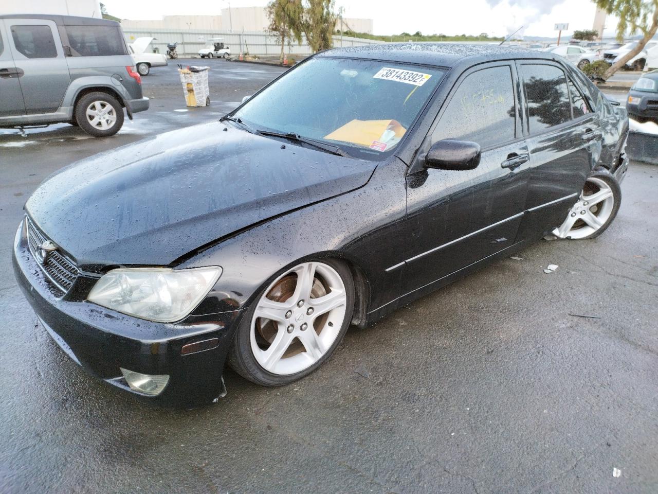 Photo 2 from auction – 2005 LEXUS IS 300 with VIN JTHBD192350097451