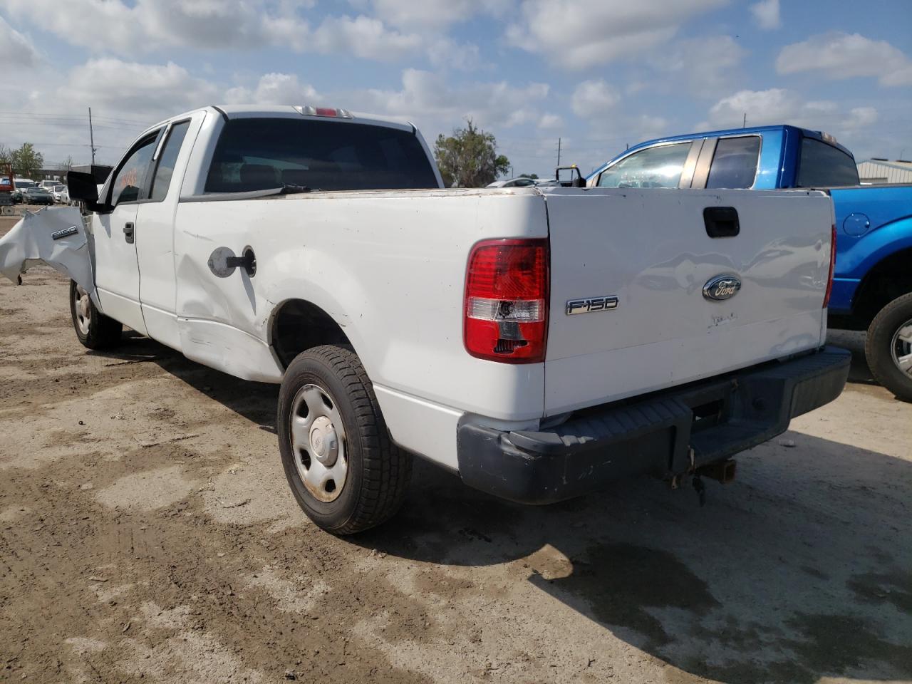 Photo 3 from auction – 2005 FORD F150 with VIN 1FTVX12555NA76887