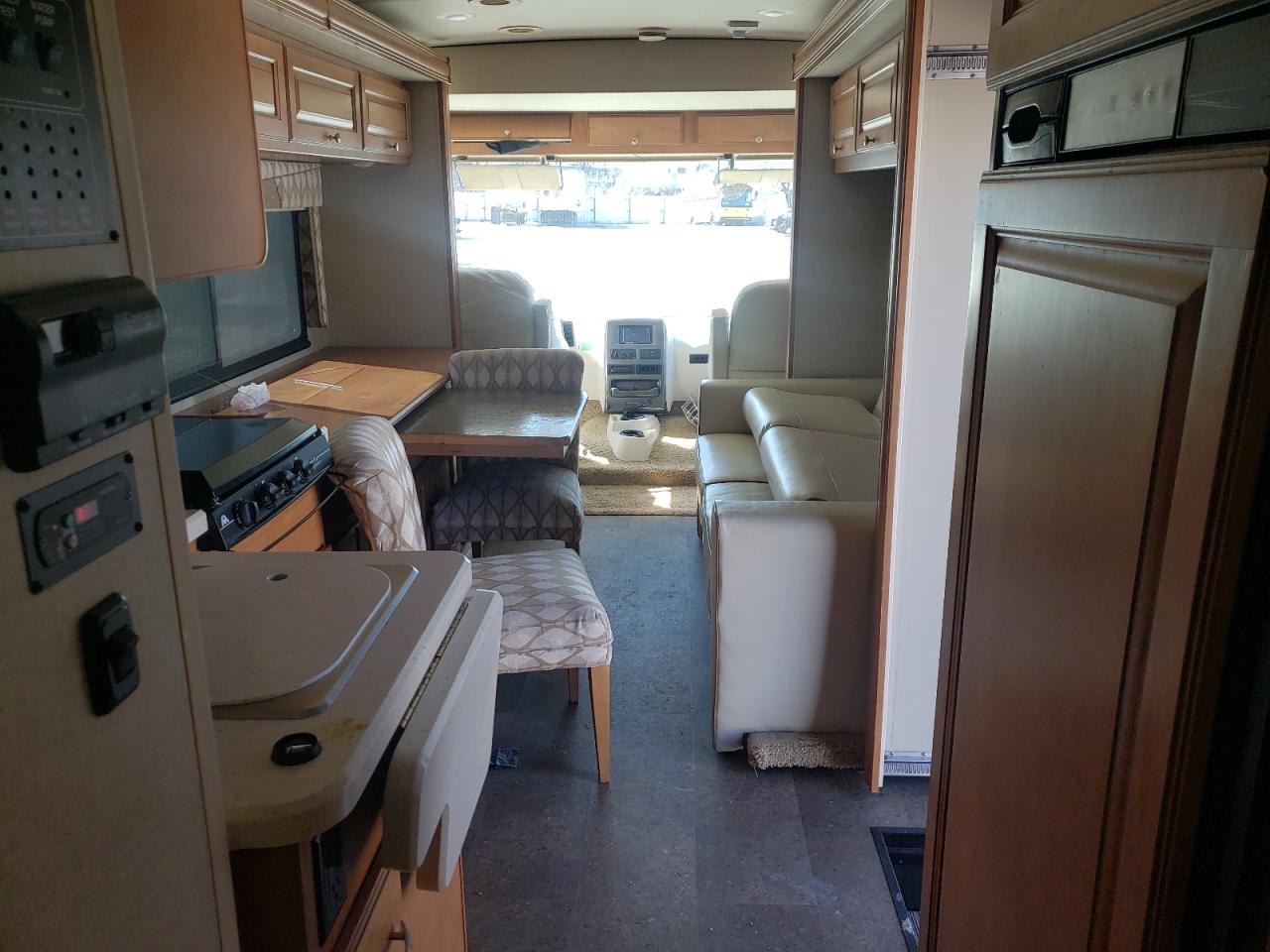 Photo 5 from auction – 2015 FORD F53 with VIN 1F65F5DY8F0A07422