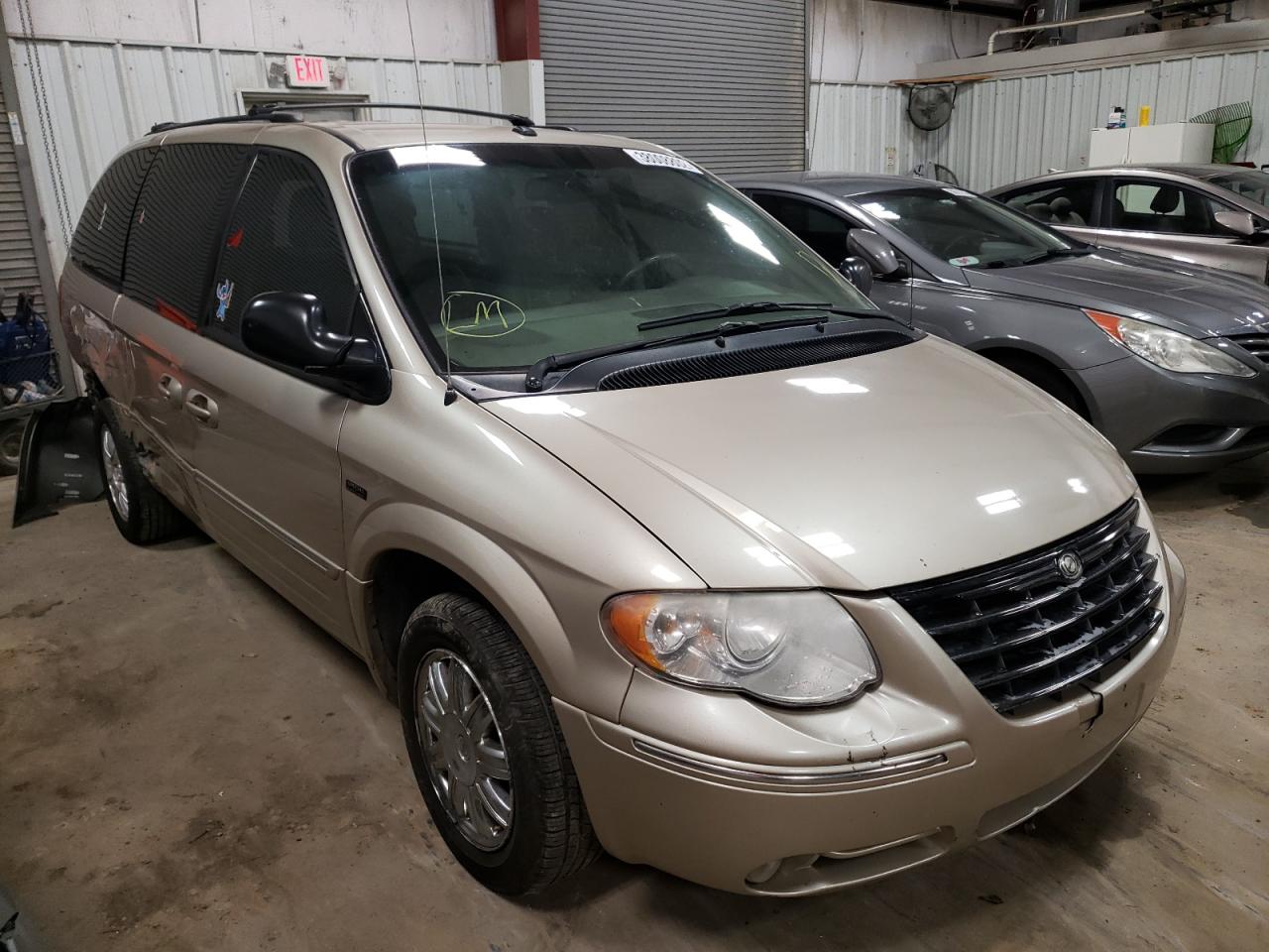 CHRYSLER TOWN & COU 2007 with VIN 2A4GP54L87R279719 - Photo from auction