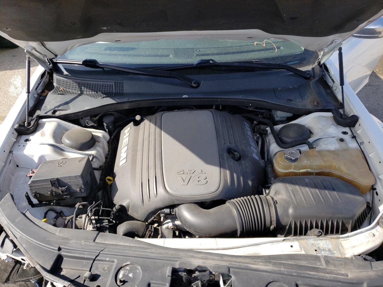 Photo 7 from auction – 2011 CHRYSLER 300C with VIN 2C3CA6CT1BH536834