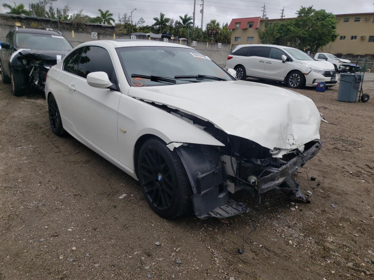 BMW 328 I SULE 2011 with VIN WBAKE5C5XBE432175 - Photo from auction