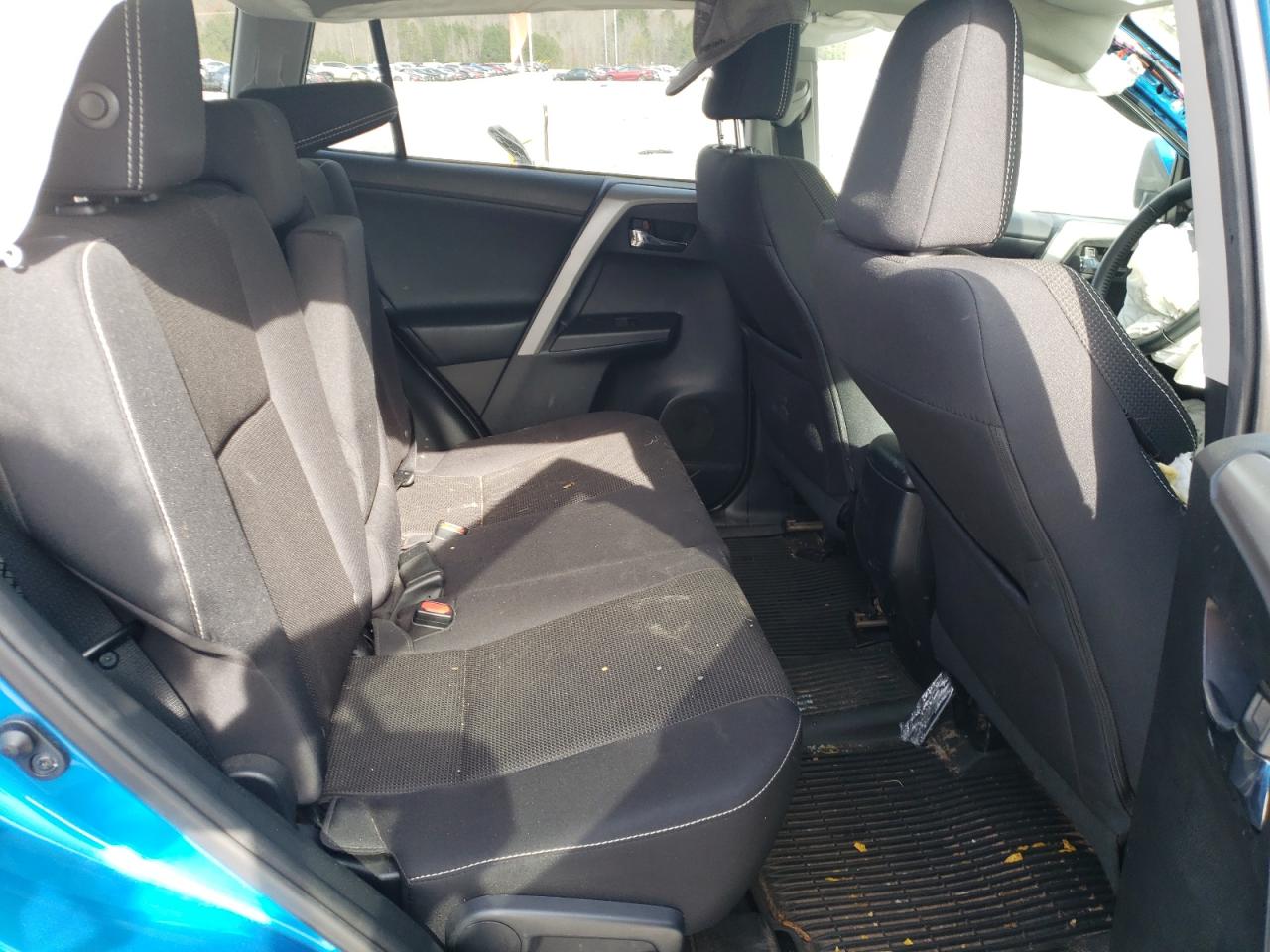 Photo 6 from auction – 2017 TOYOTA RAV4 XLE with VIN 2T3RFREV0HW624175