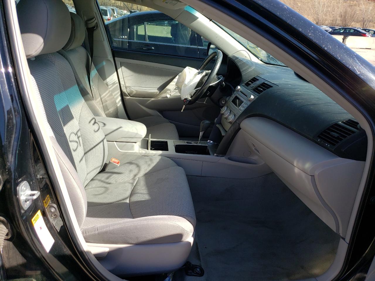 Photo 5 from auction – 2011 TOYOTA CAMRY BASE with VIN 4T1BF3EKXBU727902
