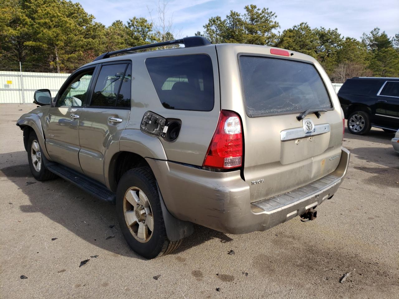 Photo 3 from auction – 2006 TOYOTA 4RUNNER SR with VIN JTEBU14R968071201