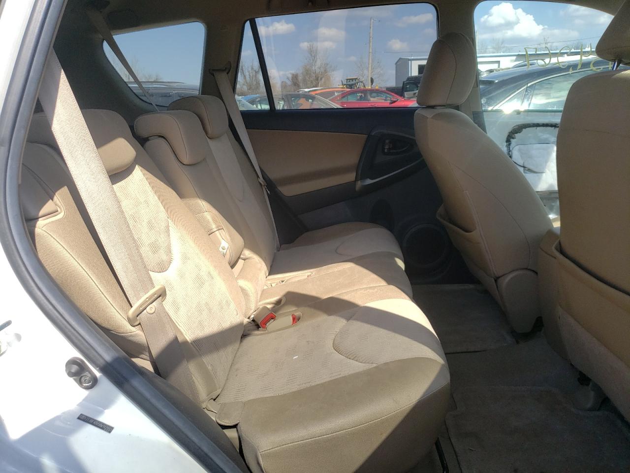 Photo 6 from auction – 2011 TOYOTA RAV4 with VIN 2T3BF4DV5BW142993
