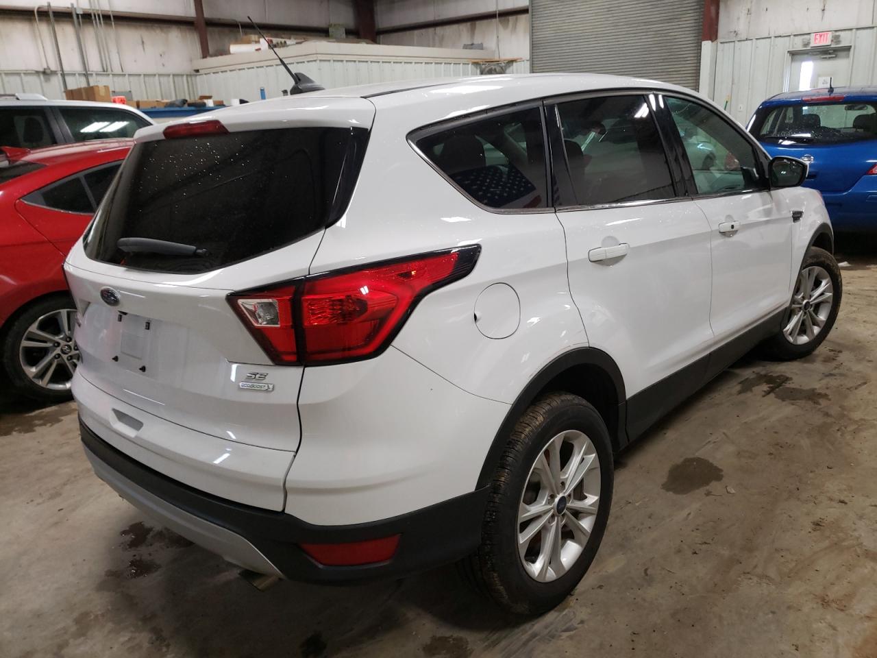 Photo 4 from auction – 2019 FORD ESCAPE SE with VIN 1FMCU0GD2KUC06339
