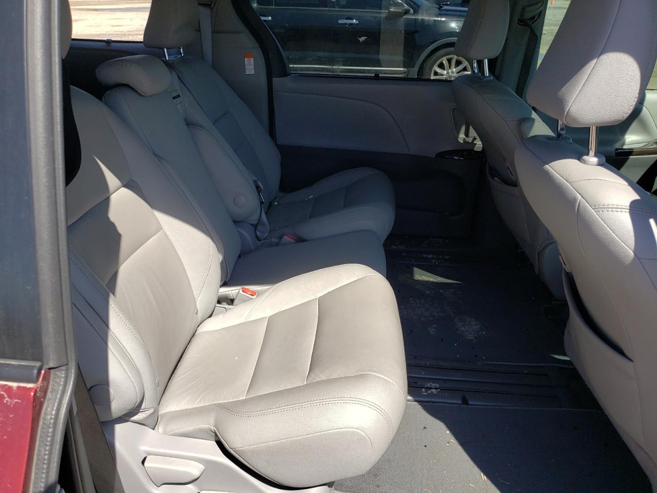 Photo 6 from auction – 2020 TOYOTA SIENNA XLE with VIN 5TDYZ3DC0LS086569