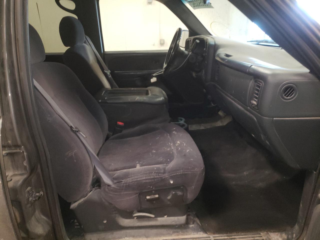Photo 5 from auction – 2002 CHEVROLET SILVERADO with VIN 1GCHK23U42F131617