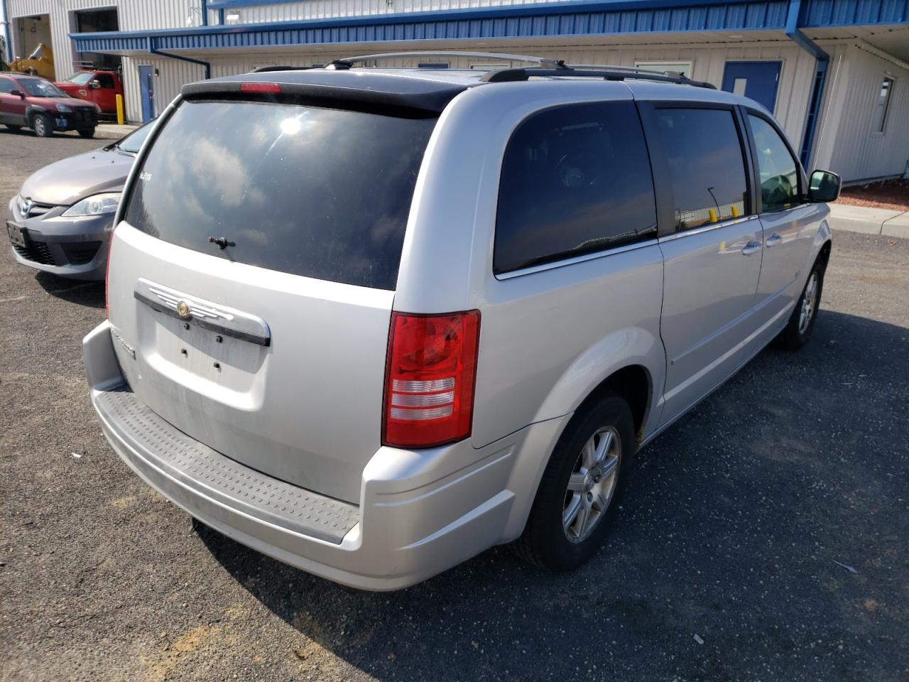 Photo 4 from auction – 2008 CHRYSLER TOWN & COU with VIN 2A8HR54P28R833175