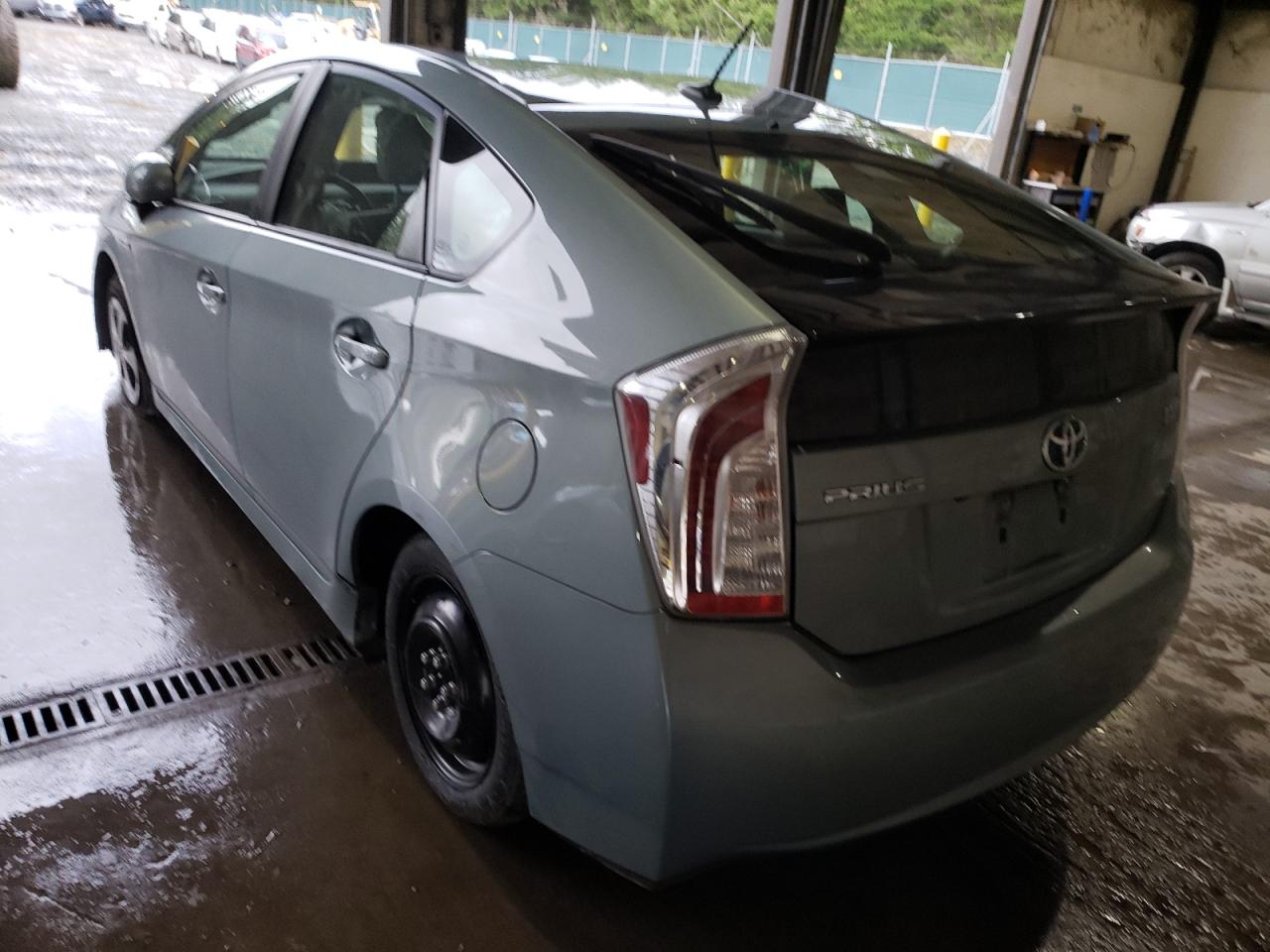 Photo 3 from auction – 2014 TOYOTA PRIUS with VIN JTDKN3DU3E1746761
