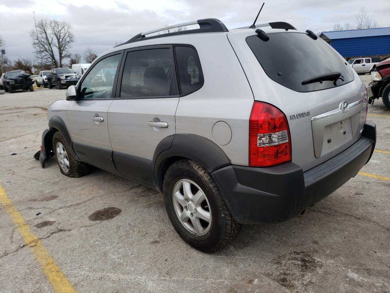 Photo 3 from auction – 2005 HYUNDAI TUCSON with VIN KM8JN72D95U134130