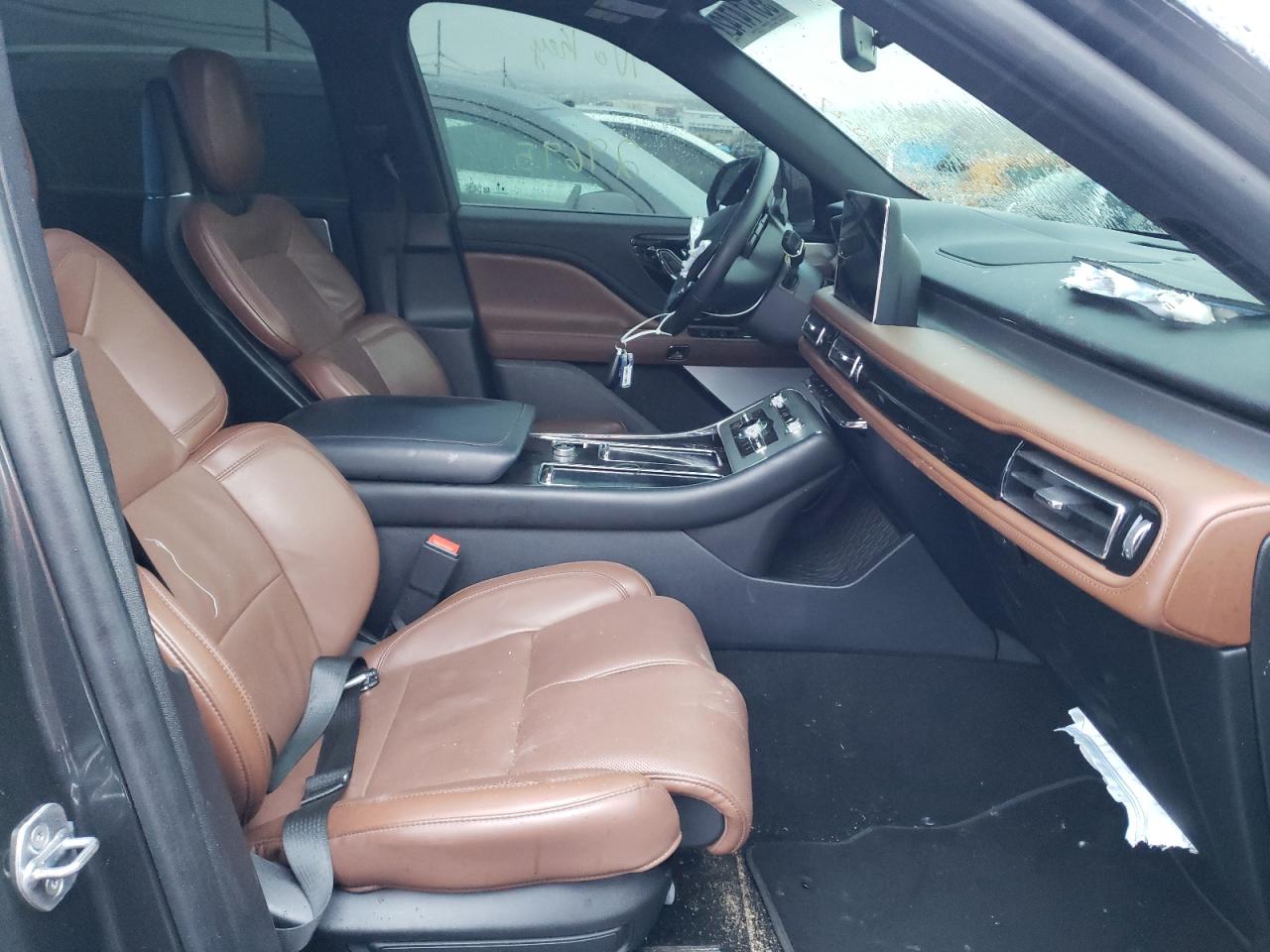Photo 5 from auction – 2020 LINCOLN AVIATOR RE with VIN 5LM5J7XC8LGL29481