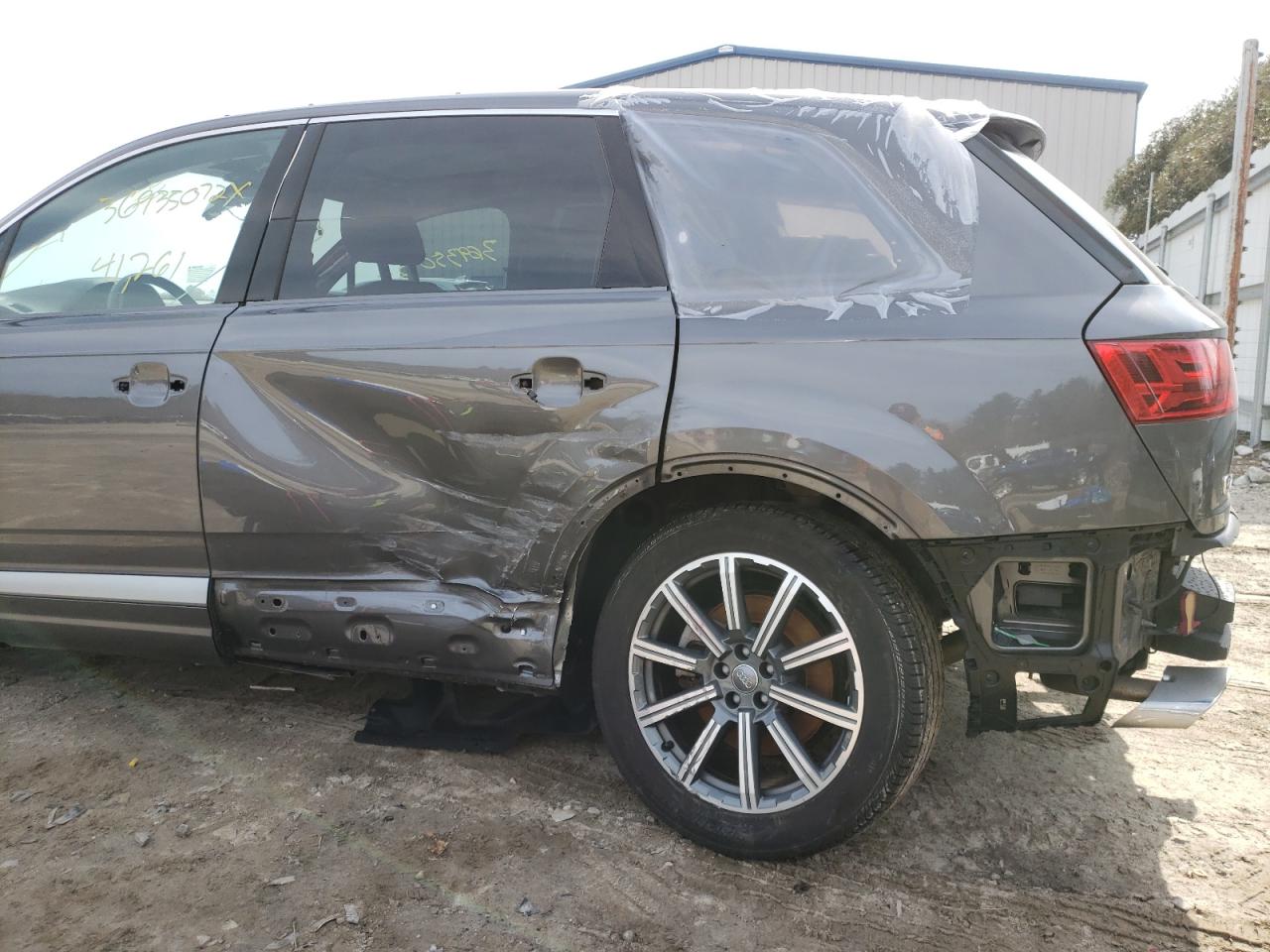 Photo 9 from auction – 2019 AUDI Q7 PREMIUM with VIN WA1LAAF77KD005979