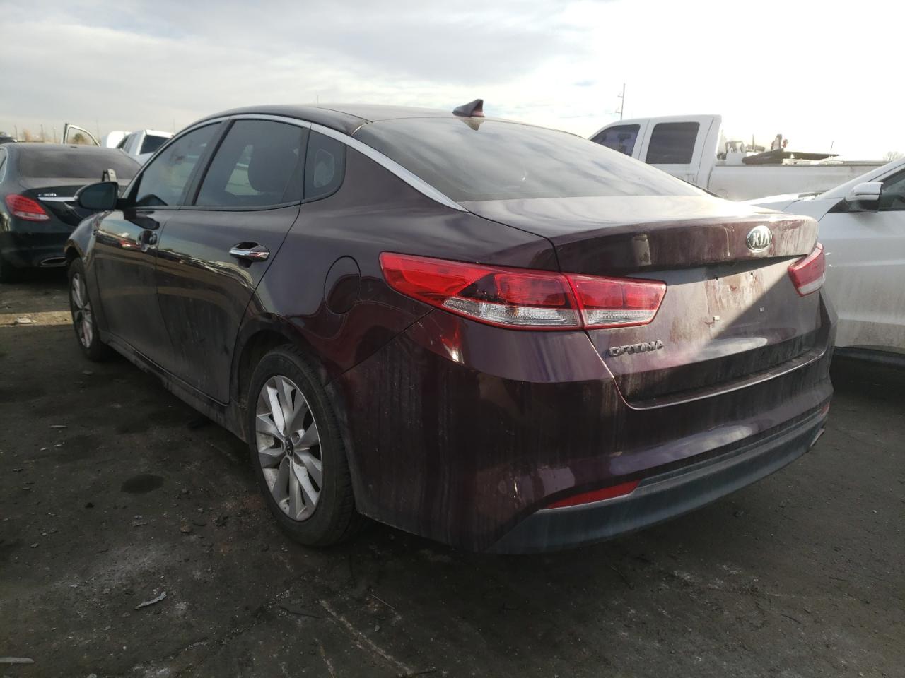 Photo 3 from auction – 2017 KIA OPTIMA LX with VIN 5XXGT4L39HG155207