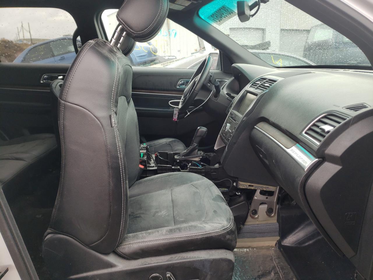 Photo 5 from auction – 2016 FORD EXPLORER L with VIN 1FM5K8F84GGC89683