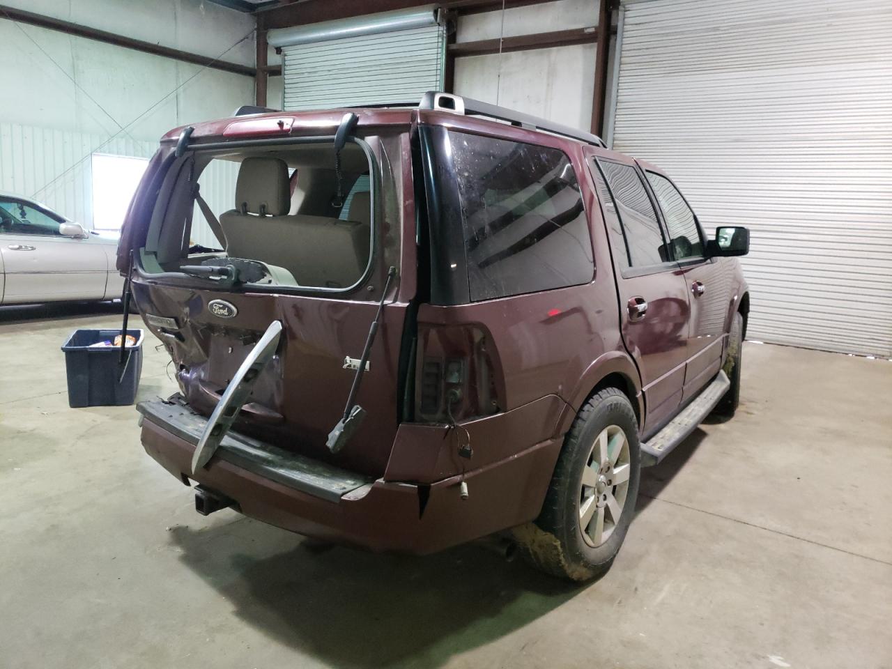 Photo 4 from auction – 2010 FORD EXPEDITION with VIN 1FMJU1F5XAEB68472
