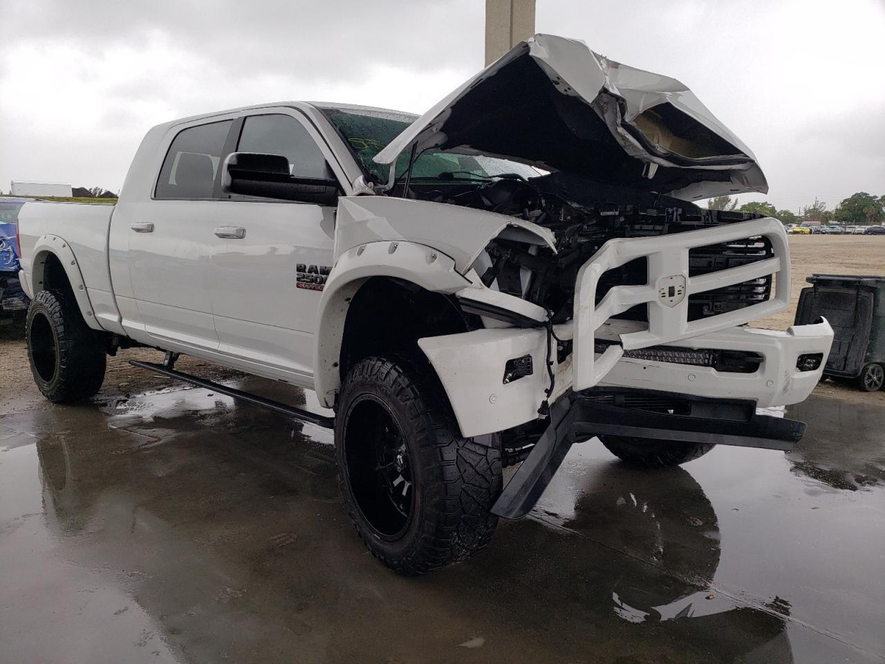 RAM 2500 SLT 2017 with VIN 3C6UR5MLXHG768379 - Photo from auction
